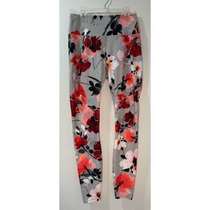 Fabletics women’s gray floral leggings size Medium 8/10.   #40-1003